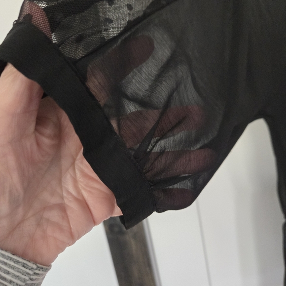 Xhilaration Black Sheer 1/2  sleeved Women's Top elastic waist with drop bottom - Picture 9 of 15